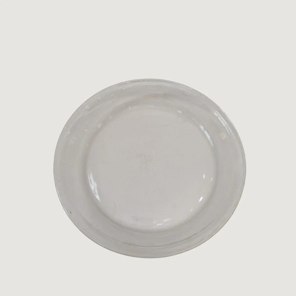 Set of 2 Pyrex #209 9